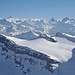 Gipfelblick vom Grossstrubel, von links Baregghorn, Weisshorn, Zinalrothorn, Obergabelhorn, Matterhorn und Dent Blanche. Im Vordergrund Schwarzhorn und Rothorn