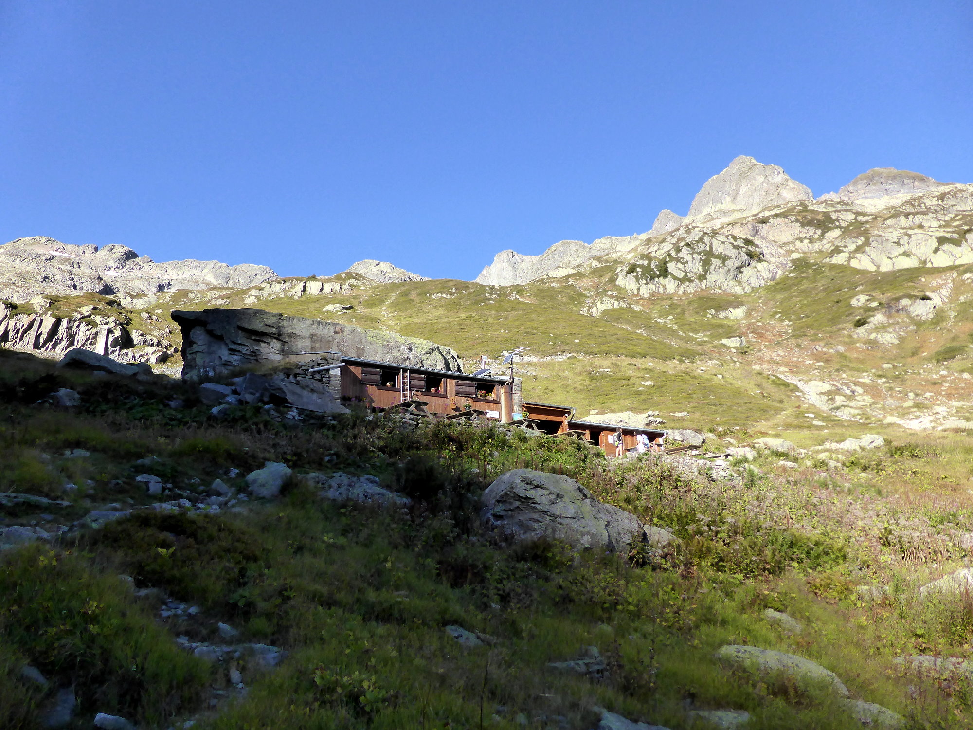 Refuge De La Pierre á Bérard Avis Refuge de la Pierre à Bérard - Fotos [hikr.org]
