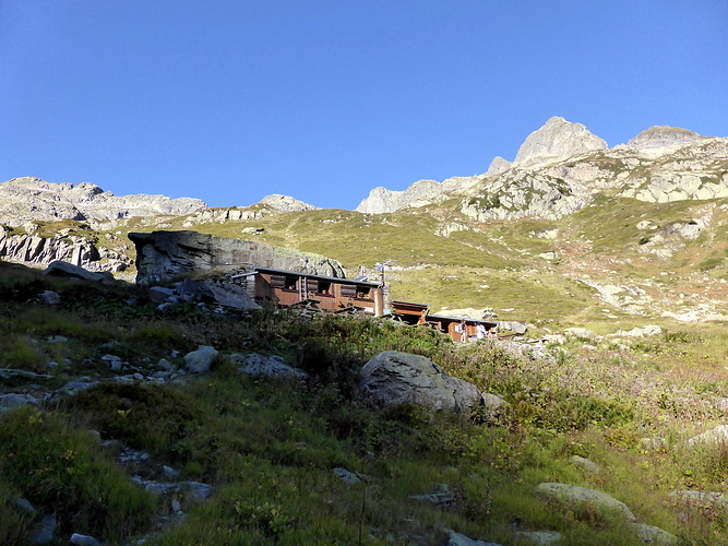 Refuge De La Pierre á Bérard Avis Refuge de la Pierre à Bérard - Fotos [hikr.org]