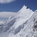 der Berg zeigt sich tief winterlich, keinerlei Spuren auf Ost- und Nordgrat sind sichtbar
