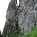 Einstieg in den Klettersteig, mit der Felsnadel "Meilerstein"
