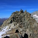 Jonas geniesst die Gipfelrast auf der Pointe des Vignettes (3194m).