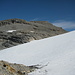 am anderen Ende des Gletschers der Gipfelaufbau des Daubenhorns und ein recht steiler Aufstieg