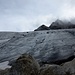 Am Einstieg zum Diechtergletscher auf knapp 2900m. Ein paar Eisschrauben dabei zu haben ist hier zu dieser Jahreszeit nicht falsch. Es ist steiler, als es auf dem Bild den Eindruck macht.