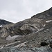 An dieser Stelle (ca. 2700m) umging ich den Felsriegel rechts durch steilen sehr losen Schotter. Mein Ziel war es, den Sardonapass möglichst ohne Gletscherkontakt zu erreichen