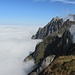 Nebelobergrenze deutlich über 1000-1500 m :-) - die westliche Alpsteinkette ragt immerhin raus