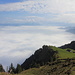 oberhalb Zingel blicken wir nochmals über das Nebelmeer im Schwyzer Talkessel.
