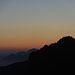 Früh am morgen auf dem Kofel. Hinterm von Ali kürzlich [http://www.hikr.org/tour/post85144.html bestiegenen Laberkopf] sieht man schon die Benediktenwand