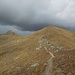 Dunkle Wolken ziehen auf