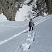 Ausschau-Halten nach den Skiern für die perfekten Pulverbedingungen