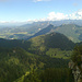 Schortenkopf (1322m) und seine Holzerschneisen vor den Asten, vom Jackelberg aus gesehen. Die Schneisen: Eine Abstiegsgarantie..