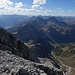 Grandiose Tiefblicke nach allen Seiten, hier gen Kaisertal und Hintersee.