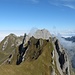 Vom Schafbergturm erreicht man den Fählenschafberg unschwierig über den grasigen Grat und anschliessendem Aufstieg vom Westen.