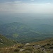 Blick auf die Nordseite über das weite Hügelland in Richtung Adria.