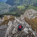 Letzter Abschnitt im felsigen Grat, bevor es im grasigerem Gelände zum Gipfel geht.