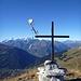 Hommage auf dem Gipfelkreuz der Tête des Etablons. 