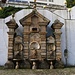 Covilhã (661m): Der alte Brunnen wurde vor dem "Parque Hotel" aufgestellt da er an seinem ursprünglichen Ort in der Stadt wegen Bauarbeiten gezügelt werden musste.