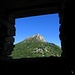 Rückblick aus einer Hirtenhütte zum Monte Giove<br /><br />Retrospettiva da una capanna per il pastore al Monte Giove