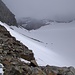 Blick zurück auf den Aufstiegsweg. Man muss hier an der Lagaunspitze (links oben) auf dem Gletscher vorbeiqueren.