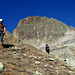 Piz Radönt Südwand, die Normalroute peilt die kaum erkennbare Scharte rechts vom Gipfel an