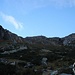 Sullo sfondo il pinetto da prendere come riferimento per capire dove risalire verso l'Alpe Caurga.