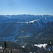 Über den Hirschhörnlkopf schaut man ins Karwendelgebirge.