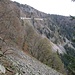 Über Geröllfelder der Blick zurück zur Passstraße
