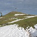 Das Gipfelkreuz ist erreicht - nach 8 Wochen Wanderpause verrichtet mein Geläuf seinen Dienst zu meiner Zufriedenheit.