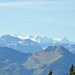 Die hohen Berner aufgereiht hinter dem Buochserhorn. Bestimmung siehe [http://www.hikr.org/gallery/photo1552927.html?post_id=85548#1 hier].