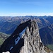 Blick zurück zum Vorder Ortstock und in die Glarner Alpen