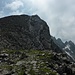 der Gipfel des Schwarzhorn, aus der Nähe betrachtet ein Steinhaufen