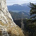 Ausgesetzte Stelle am Klettersteig - im Hintergrund der Kaiser