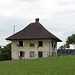 Es gibt noch baufällige Gebäude...