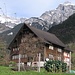 Una magnifica casa nei pressi della stazione di valle della funivia Silenen - Chilchbergen.
