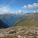 Blick zurück ins lange Madautal, ganz hinten der Allgäuer Hauptkamm.