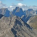Noch mehr Prominenz: Rotspitze, Rote Platte, Freispitze, Feuerspitze und Holzgauer Wetterspitze.
