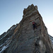 [U Alpin_Rise] klettert über den „grauen Turm“ (IV) über die 4000 Meter Marke, eine der schönsten Kletterstellen der Tour