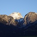 schön von der Sonne angestrahlt - mit einiger Schneeauflage: das Stockhorn