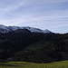 ein feines Panorama - bereits im Aufstieg; Brienzergrat bis Schratteflue