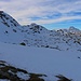 Auf etwa 2300m betrat ich oberhalb des Chlotels die Hochebene Walenfessis. Am nördlichen Ende der Ebene steht das Schwarzstöckli (2385m), links etwas näher der Heustock (2384m) und der Chli Höch (2400m).