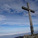 Gipfelkreuz - mit feinen Wolkenformationen