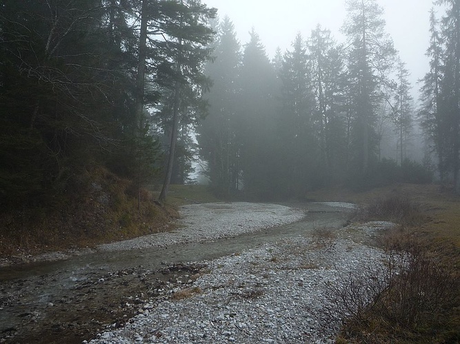 und über den Bach. - Fotos [hikr.org]