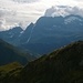 In lontananza il Kastelhorn e il massiccio montuoso del gruppo Basodino,separano la Val Formazza Italiana dalla Val Maggia e Val Bavona Svizzera appartenente al Canton Ticino.