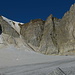 Wir nähern uns auf dem Schölligletscher dem Einstieg zum Klettersteig (blaue Leiter).