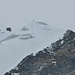 Bergsteiger am abseilen vom Gipfel des Lobuche East