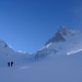 beste Schneeverhältnisse ab Chli (und zwischen Gross) Bielenhorn begleiten uns ...