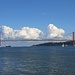 die 1966 fertiggestellte Ponte 25 de Abril überquert auf einer Länge von 2278m den Fluss Tejo. Die Brücke wurde von der selben Firma wie die Golden Gate Bridge in SFO erstellt.