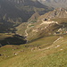 Unterwegs bei Suvar - Rückblick auf Suvar, Laza und den Qusarçay während des steilen Aufstiegs durch die nordwestlichen Ausläufer des Kamms Mıxtökən Silsiləsi.