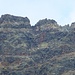 der Gipfelaufbau, links der Aufstiegsgrat