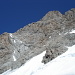 Sicht von unserem Startplatz unter dem Bergschrund auf 3500m zum Schreckhorn. Der ganze Aufstiegsweg ist sichtbar: erst links der Schneeflecken über die Rippe zur Schulter auf dem Grat, dann alles über diesen zum Gipfel.